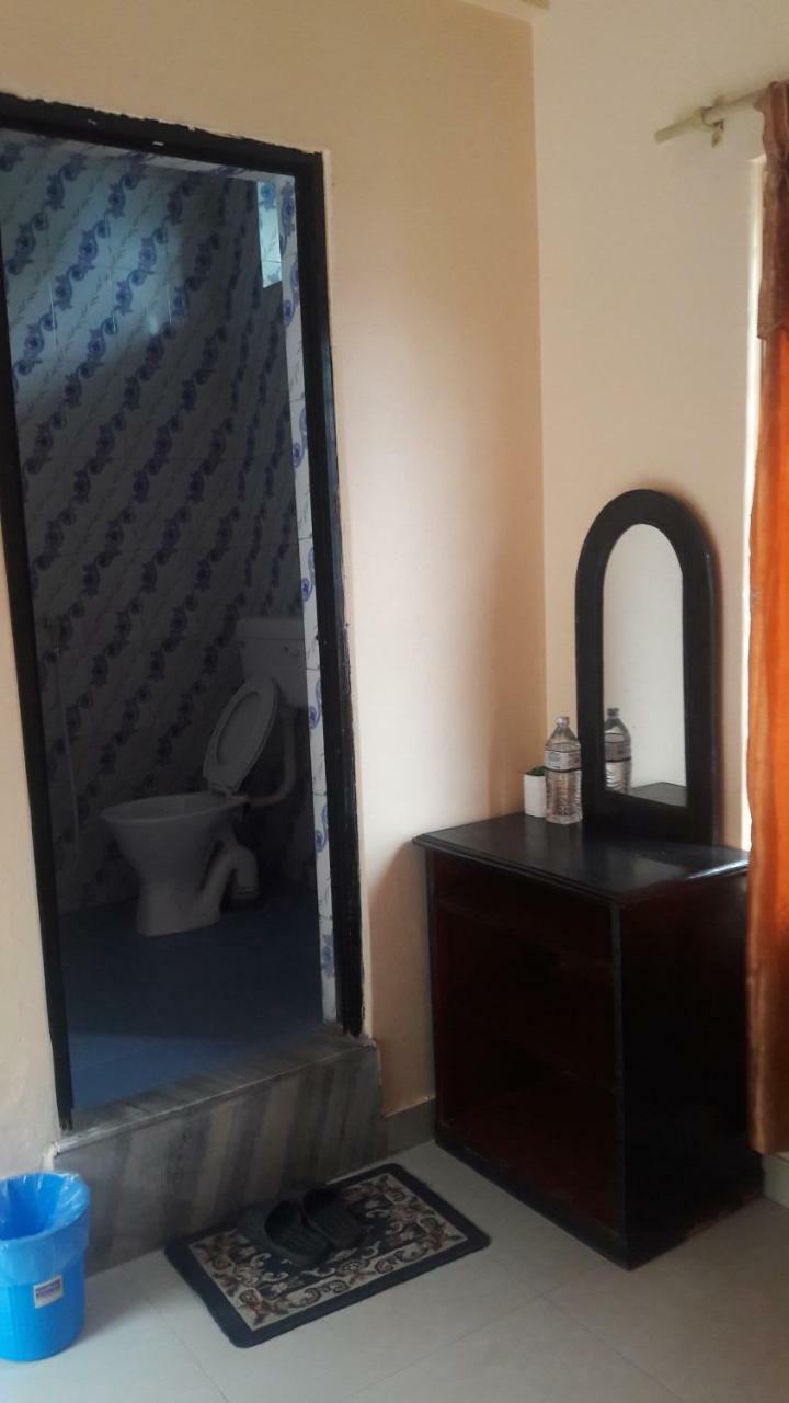 Hotel Direction Pokhara Oda fotoğraf