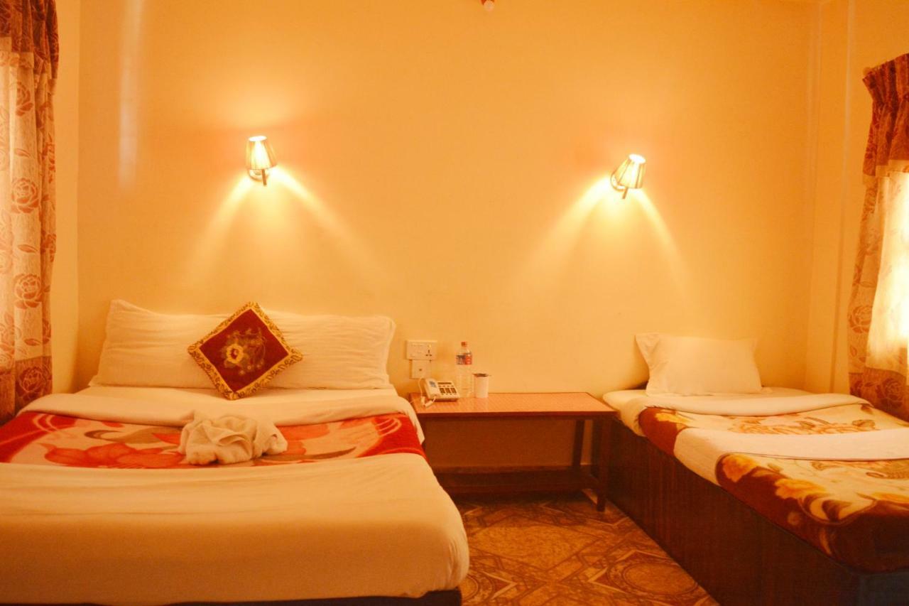 Hotel Direction Pokhara Dış mekan fotoğraf
